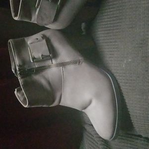 Tan faux leather ankle boots 7.5